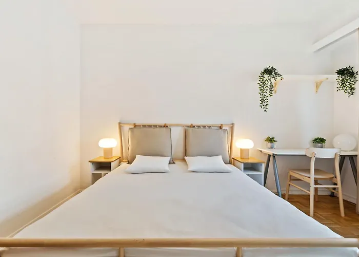Stylish 2Br Apt In Limpertsberg, Near City Center